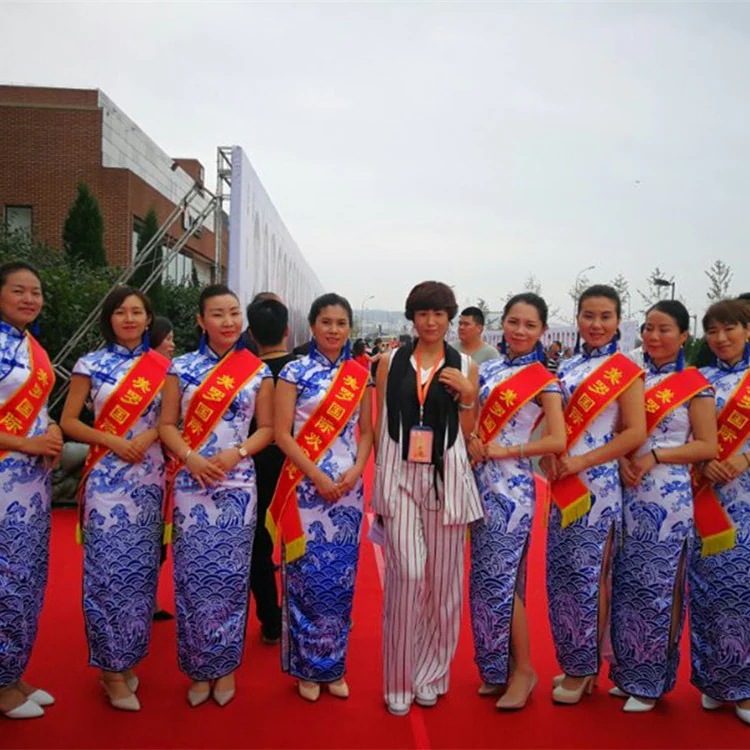 ワンピースドレスドレス青と白の磁器チョンサム女性2025ショーチョンサムパフォーマンスロングスリムエチケットコスムホスト