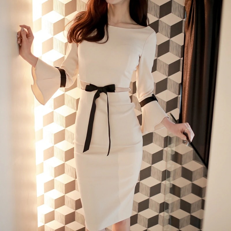 フレアスリーブタイトワンピース ワンピース ワンピドレス 膝丈 ひざ丈 袖あり 長袖 フレアスリーブ ラウンドネック スリム タイト 細身 Iライン リボン ウエストリボン ポリエステル 大人可愛い