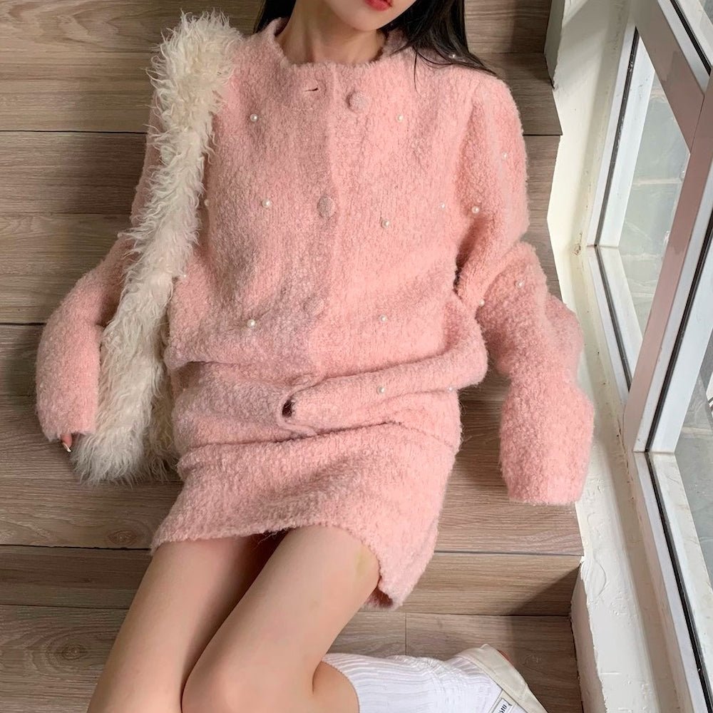 韓国デザイン新作パールアクセントもこもこピンクセットアップ