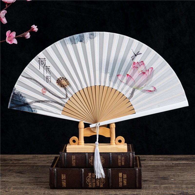 【オープニング大セール】 中国風手作りシルクランジェリーファン男性用扇子蓮の特徴的な文化的で創造的なギフトファンインク塗装ファン 夏用品