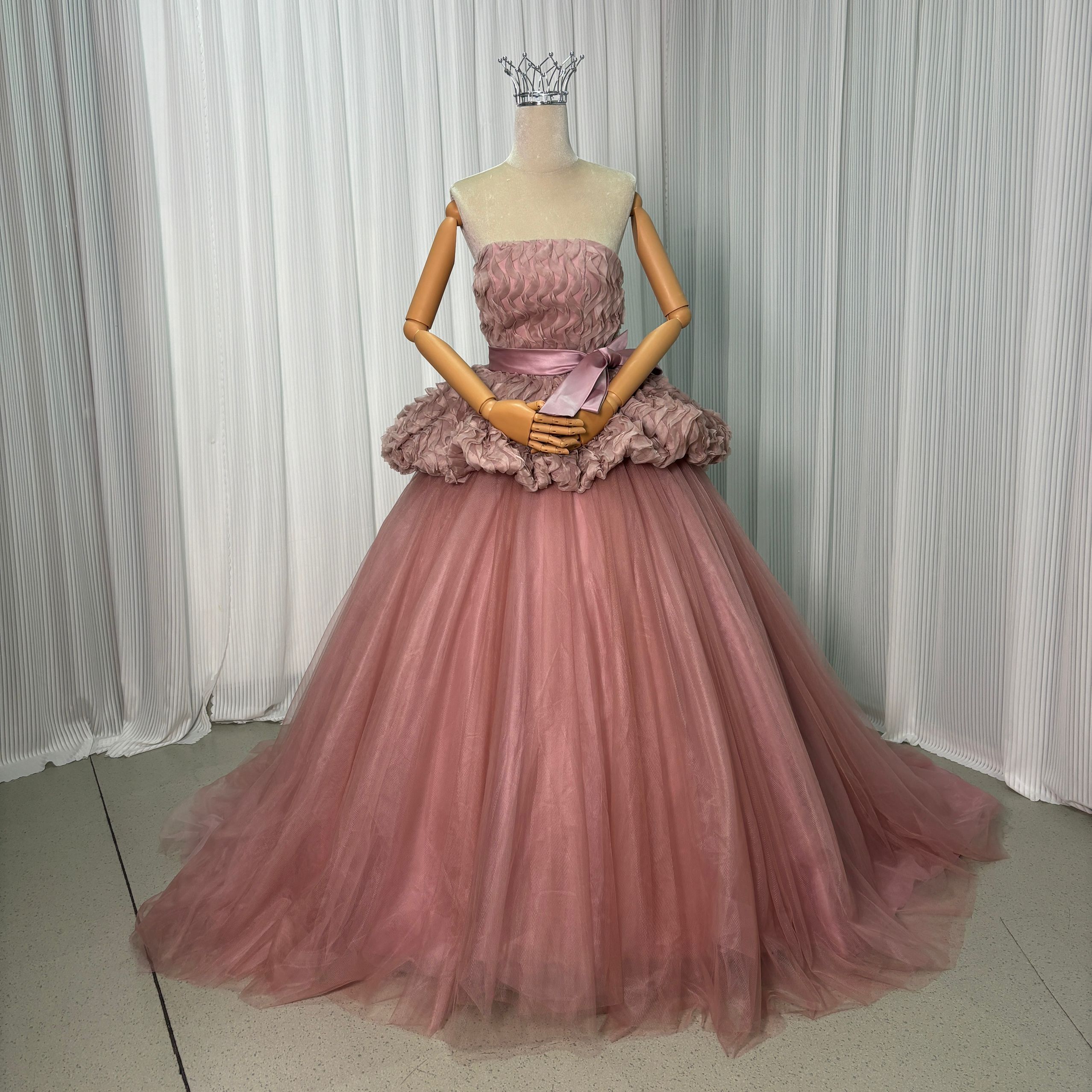 カラードレス ピンク ベアトップ 編み上げ 可愛い プリンセスライン もこもこドレス ラッフルフリル 花嫁 38,337円