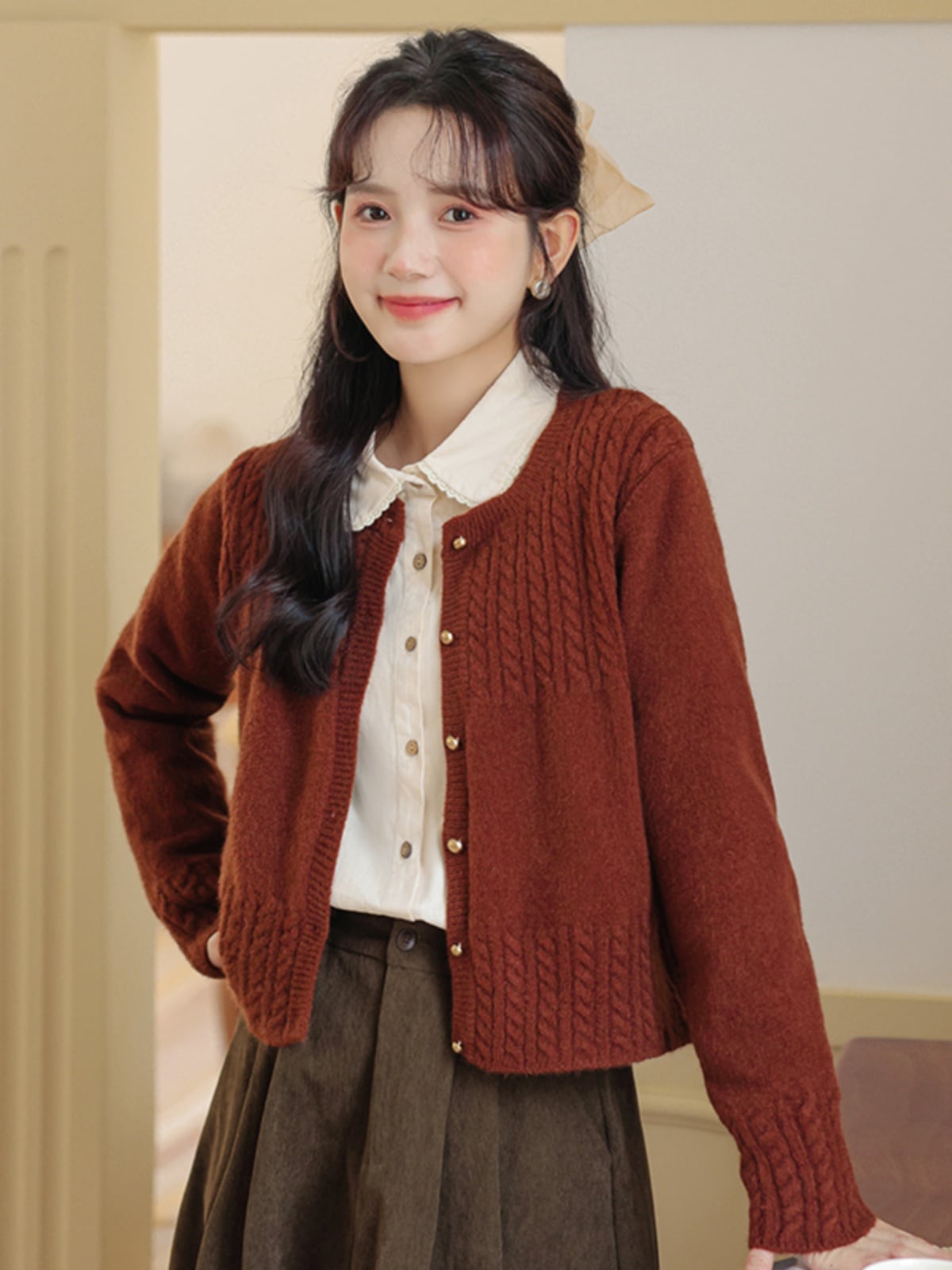 日本の赤いカーディガンのジャンパージャケットの女性の秋と冬2024新しい小さなクリスマス新年のニットトップス