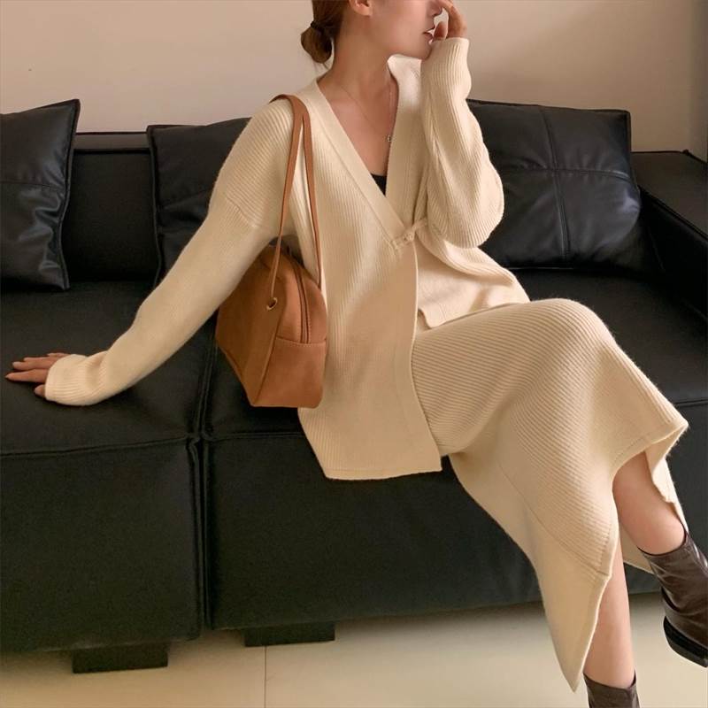 トップス スカート ボトムス カーディガン セットアップ レディース タイトスカート 膝上 長袖 Vネック フェミニン バックスリット 前開き ニット かわいい 大人可愛い きれいめ シンプル 上品
