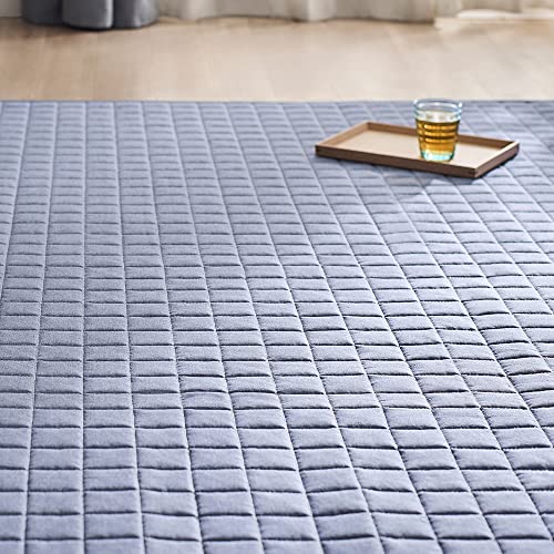 アイリスオーヤマ 先染め生地の深みあるキルトラグ 185240cm ブルー ご自宅で洗濯可能 キルティング加工なのでお掃除ラクラク 折り畳み可能で使わない時は省スペースで収納 安心して過ごせる滑り止め