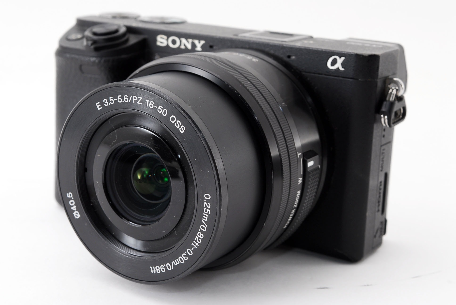 【中古】ソニー SONY α6300 a6300 ILCE-6300 ブラック レンズキット 美品 Wi-Fiでスマホへ転送 4K対応 防塵防滴 チルト可動式液晶 SDカード ストラップ付き