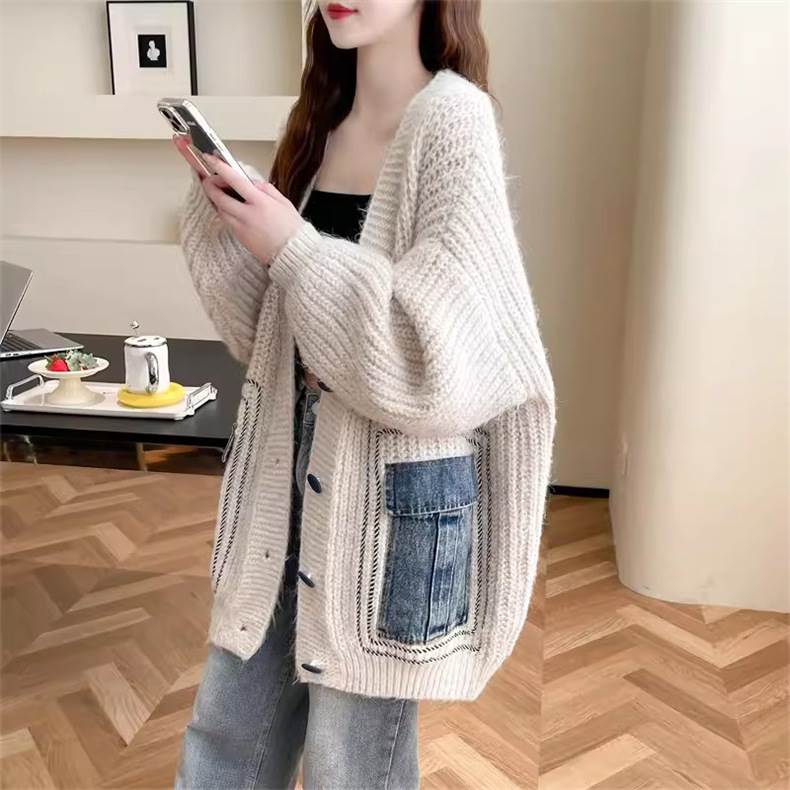 トップス カーディガン レディース 長袖 Vネック 前開き ボタン ミディアム丈 デニムポケット 異素材ミックス かわいい 大人可愛い きれいめ シンプル 上品 おしゃれ かっこいい カジュアル こな