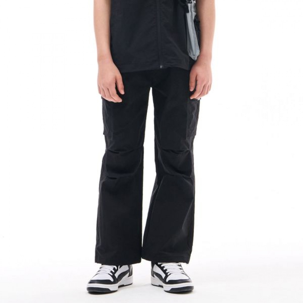 [オーシャンスカイ] 一般的な膝とあごのしわのあるカーゴストレートフィットナイロンパンツ