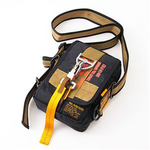 パラショルダーポーチバッグ ミニバッグ ブラック ナイロン100％ 軽量 頑丈 ミリタリーバッグ ミリタリーグッズ ポーチ バッグ