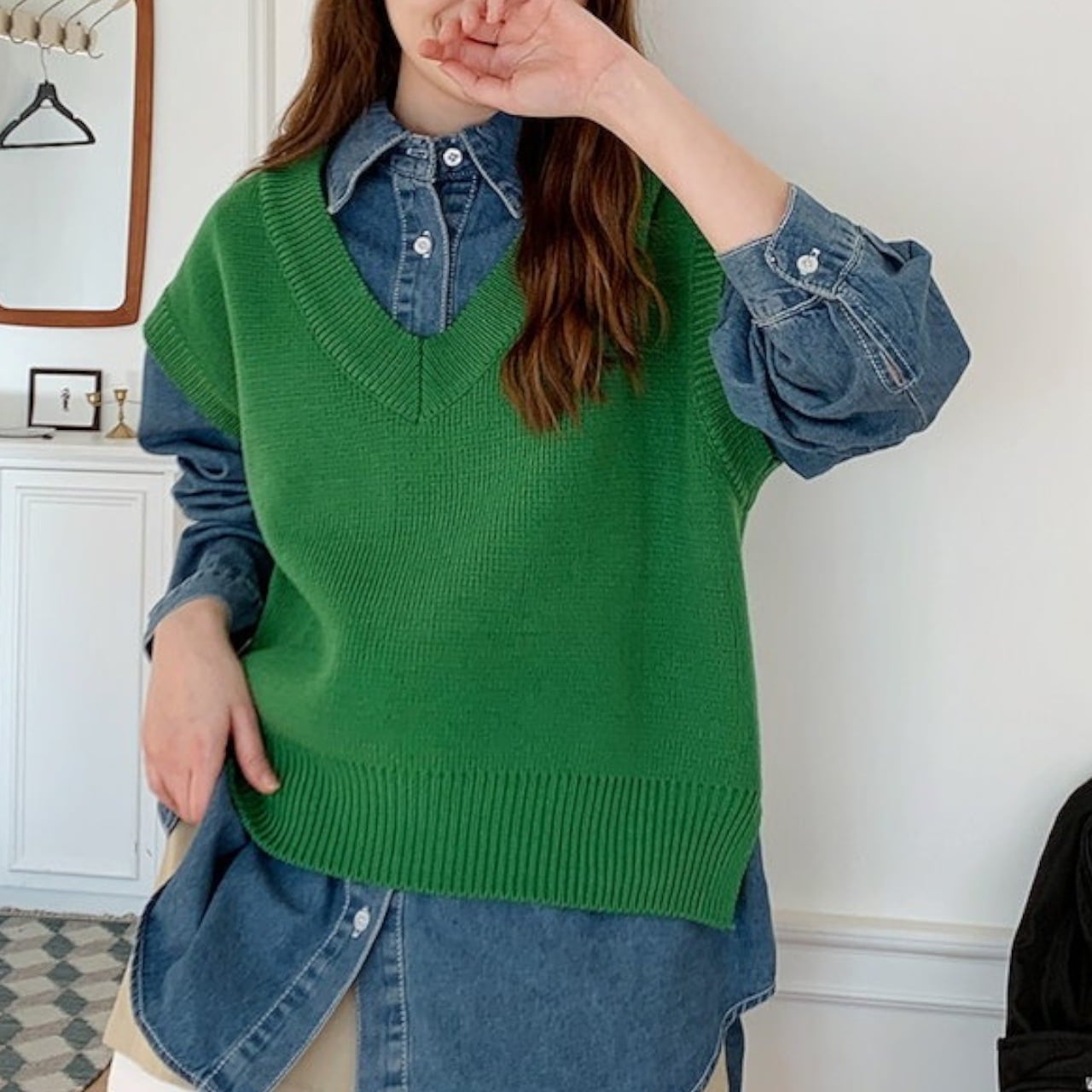 Vネック ルーズフィット ベスト 袖なし サイドスリット リブ リブニット かわいい 大人可愛い シンプル カジュアル おしゃれ お洒落 かっこいい 大人女子 こなれ感 ラフ ルーズ 個性的 クール