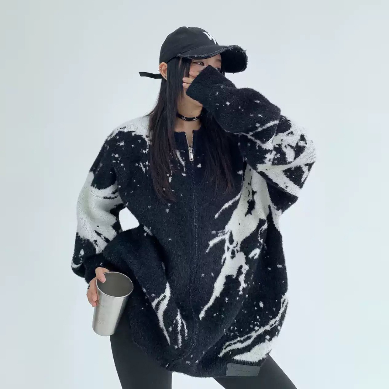 ペイント柄デザインニットジャケット ジップ 3色 レディース トップス ラウンドネック オーバーサイズ ストリート 厚手 かわいい シンプル カジュアル おしゃれ こなれ感 モード系 秋 冬 デート 9,424円