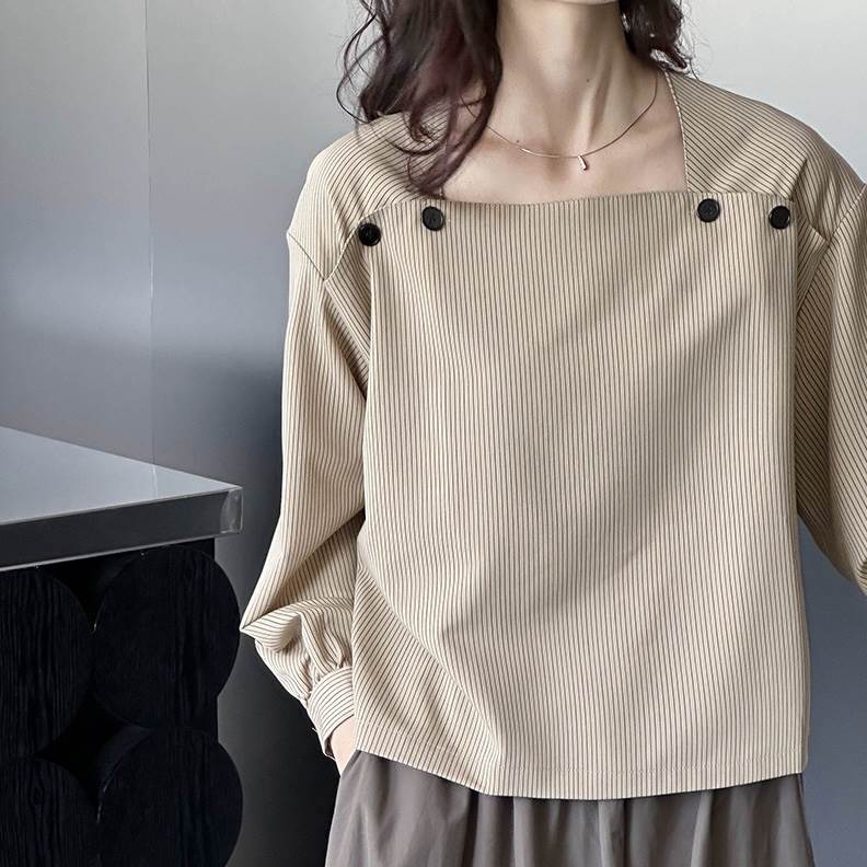 ホワイト ボタン ストレート 鎖骨きれい デコルテきれい スクエアネック 長袖 ミドル丈 秋 春 個性的 カットソー レディース