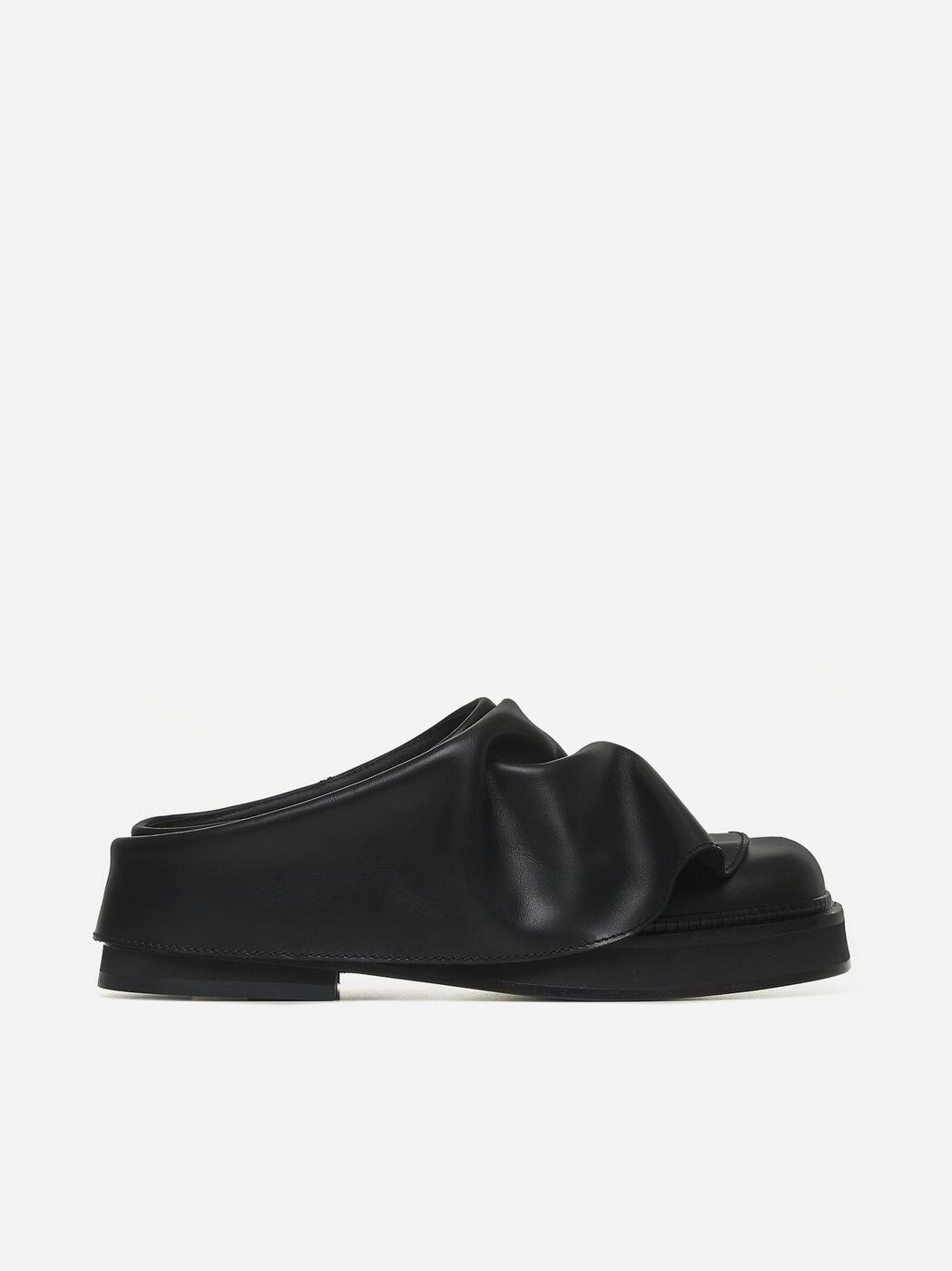 250WSH00855 LBT019AA 100 ブラック 春夏2025 サンダル レディース ia