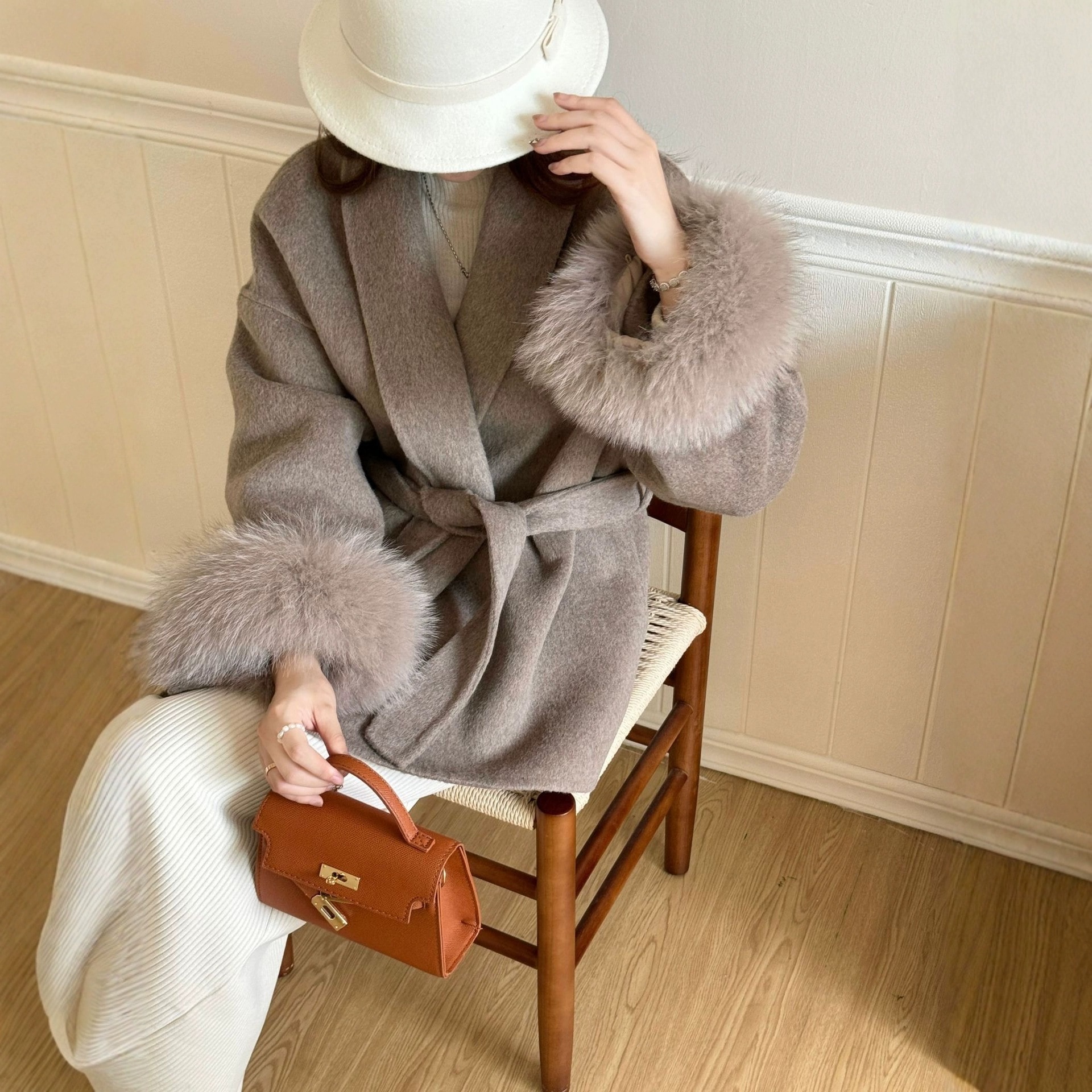 ベルト付きショールカラーの高級フォックスファーコートエレガントな両面ウールコート女性用の新しい秋冬スタイル