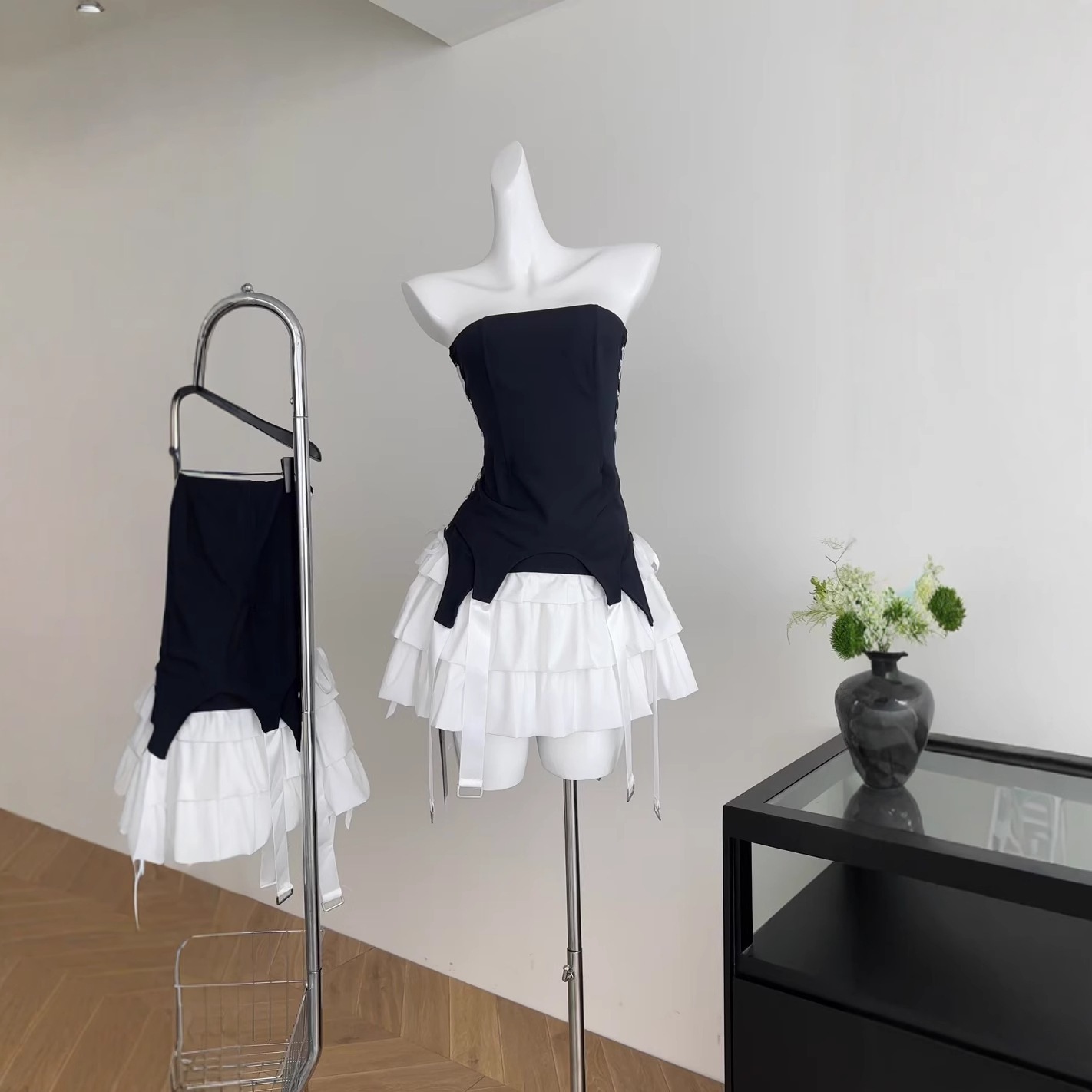 【急速出荷】フリンジの不規則な2枚のパッチワークワンピース女性魚骨の胸拭きスカートケーキのスカート