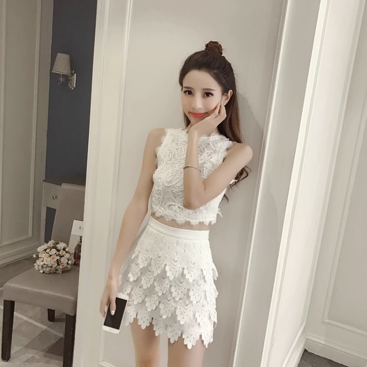 セットアップ カットソー 白トップス ミニ丈 キュロット ノースリーブ ラウンドネック 襟なし タイト レース 刺繍 ファスナー ハイウエスト ティアード かわいい 大人可愛い 大人 上品 おしゃれ