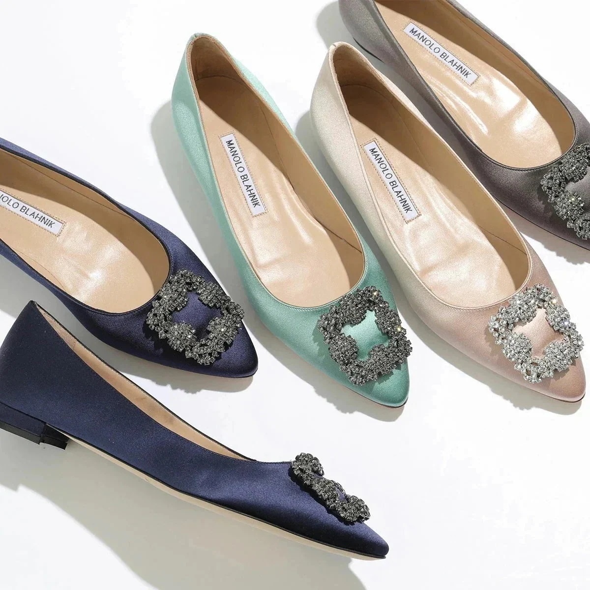 MANOLO BLAHNIK マノロブラニク パンプス HANGISIFLAT FMC CLC SATIN 010 ハンギシフラット サテン 9XX-0348