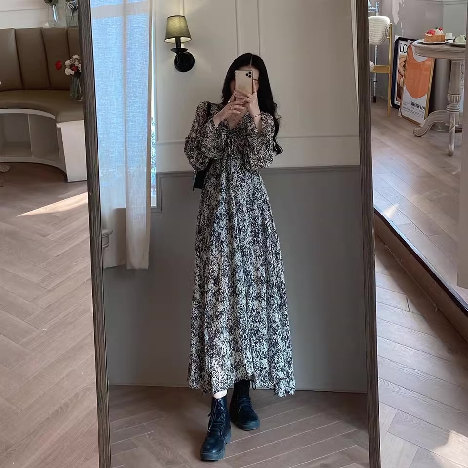 レディース ワンピース ロング丈 Aライン プリント シャーリング ふんわり袖 モノトーン 大人かわいい こなれ感 長袖 ブラック 黒 20代 30代 40代 通勤 通学 オフィス