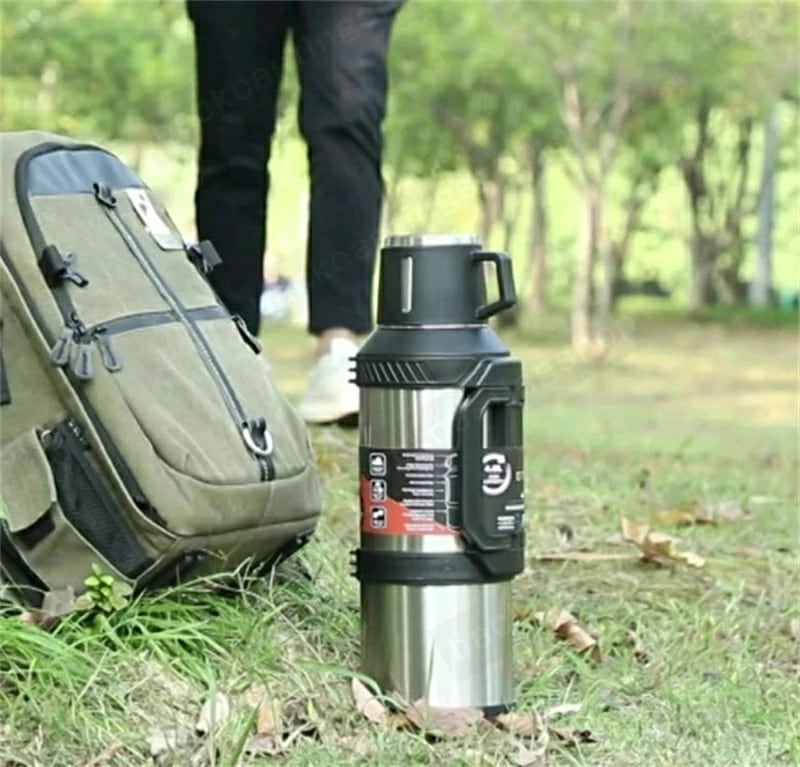 水筒 大人 4リットル 大容量 ワンタッチ スポーツジャグ 水分補給 10時間以上保温 4L スポーツ ジャグ 保冷 保熱大容量 スポーツ ワンタッチ 真空断熱層 カバー付き　持ち運び スポーツボトル