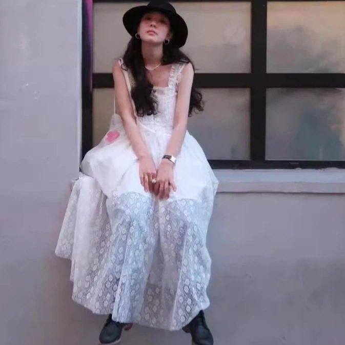 キャミワンピース韓国シック夏新作フレンチホリデースタイルニッチ重工業レースかぎ針編みストラップラージワンピースドレスフラワーノースリーブ