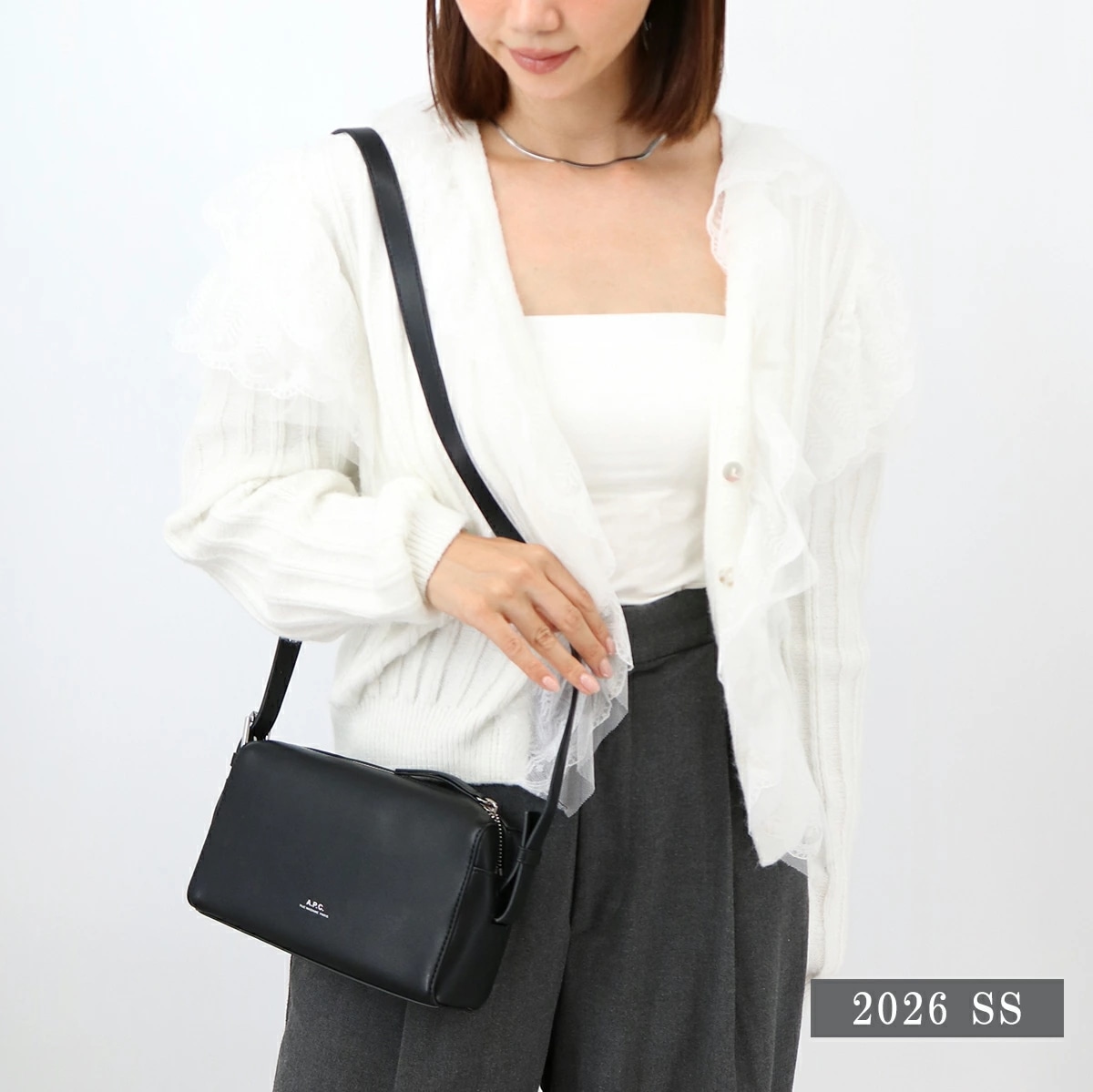 H61821 CAMERA BAG NINO ニノ カメラバッグ 斜め掛け クロスボディ レディース ロゴ 鞄 LZZ BLACK