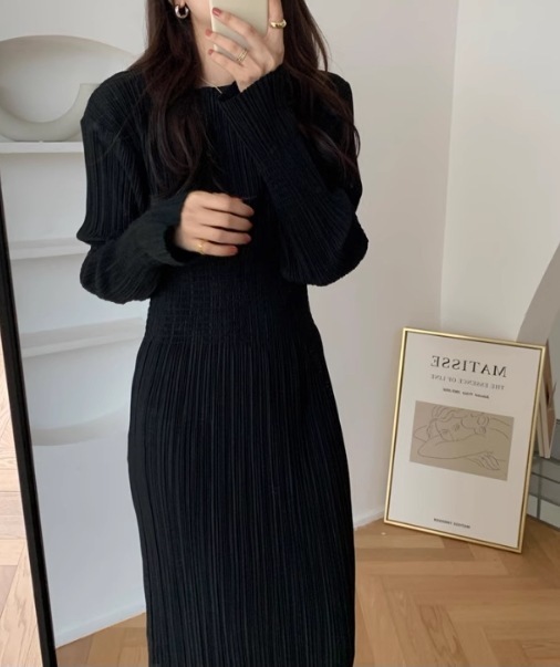 レディース ワンピース 長袖 Uネック スリム プリーツ リブ 伸縮性 かわいい 大人可愛い きれいめ シンプル 上品 おしゃれ こなれ感 ラフ クール モード系 エレガント ラブリー キュート 無地