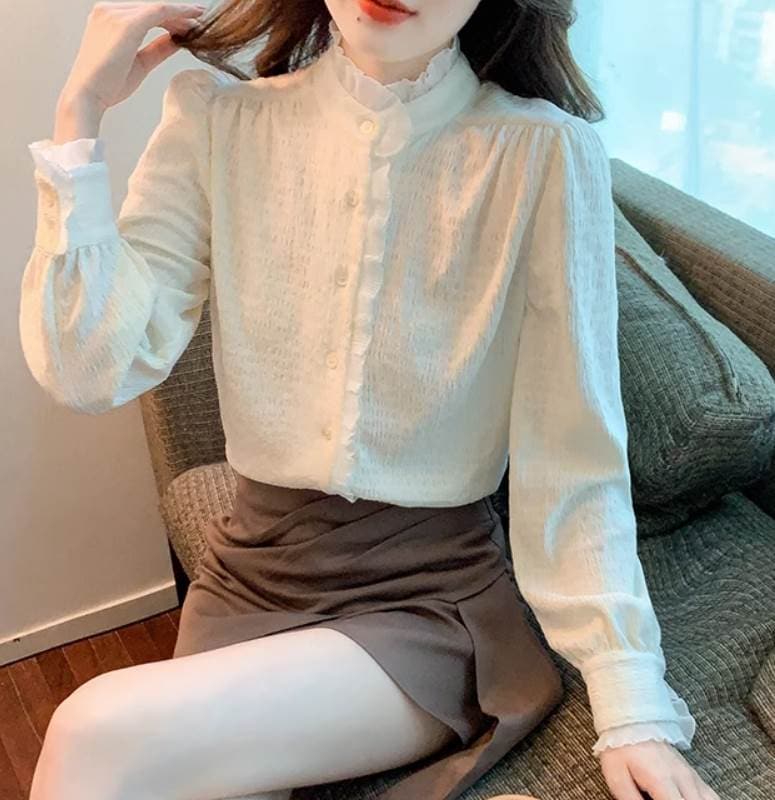 トップス シャツ 白シャツ 白トップス ミドル丈 長袖 スタンドカラー ストレート シフォン フリル ボタン 前開き かわいい 大人可愛い きれいめ シンプル 大人 上品 おしゃれ お洒落 メンズライ