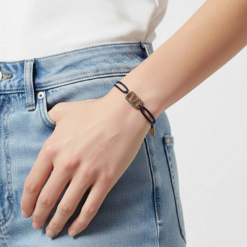 ヴァレンティノ ネイビーブルー Vロゴ クリスタルブレスレット J0F81 YAB 7NV