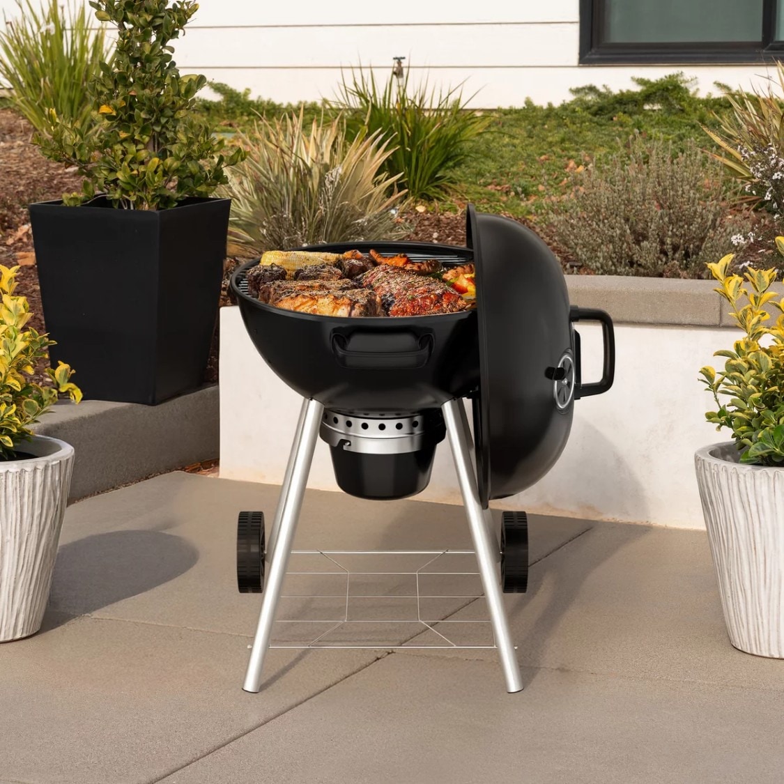 バーベキュー グリル 22.5インチ 57cm チャコール ケトル BBQ グリル 丸型 キャスター付き 温度計付き スタイリッシュ 焼肉 キャンプ 炭火焼 Nexgrill 1934200