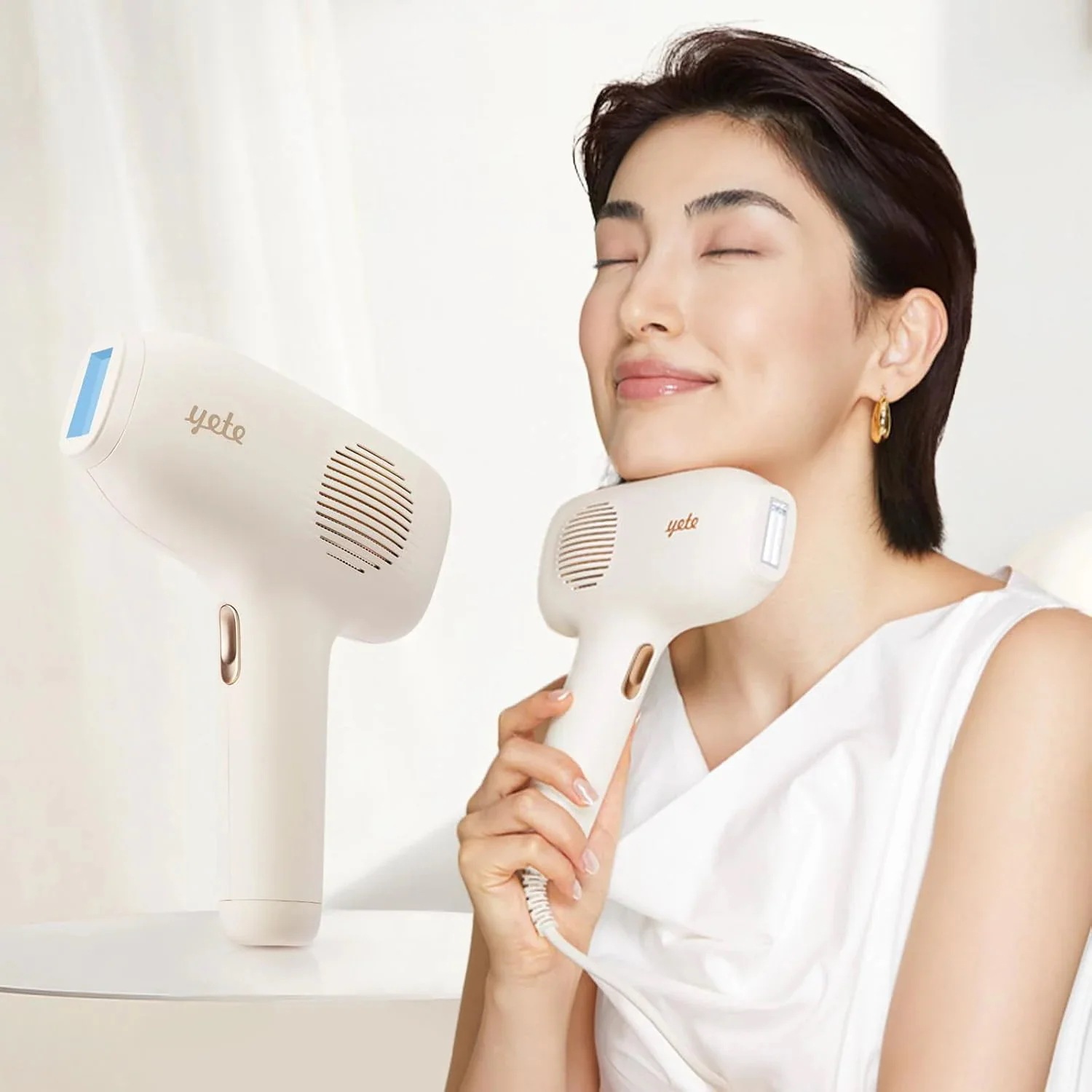 YETE 脱毛器 サファイア冷感 家庭用光脱毛器 VIO対応 男女兼用 フラッシュ式 無痛ムダ毛ケア PSE認証済み サロン級効果 (WHITE)