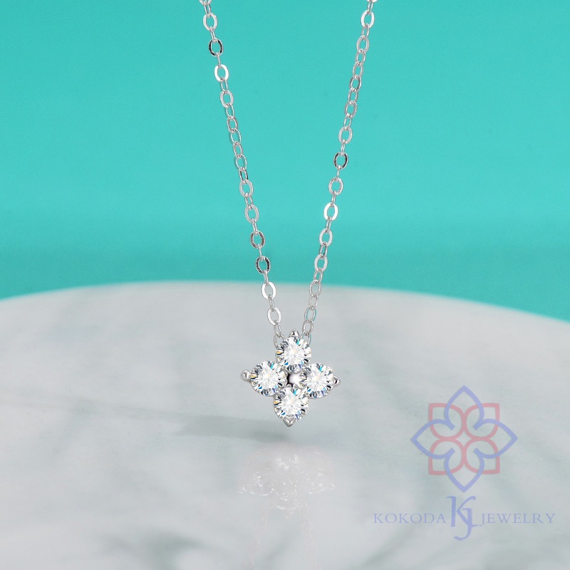 ネックレス モアサナイト 0.4ct レディース クローバー ペンダント 大人 可愛い ジュエリー アクセサリー 彼女 クリスマスプレゼント 記念日 誕生日 ギフト クローバーペンダント ミル打ち