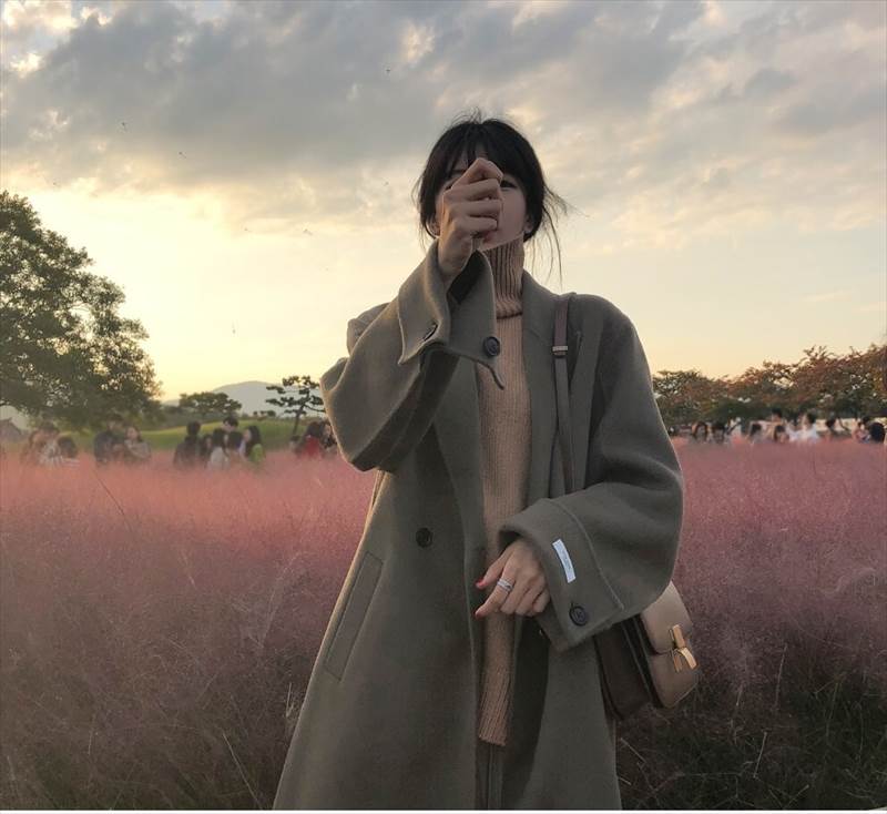 ロングコート アウター レディース ロング丈 緑 暖かい ウール 秋 冬 長袖 Vネック 襟付き ダブルボタン きれいめ シンプル カジュアル こなれ感 ボリュームスリーブ レトロ こなれ感 大人可愛