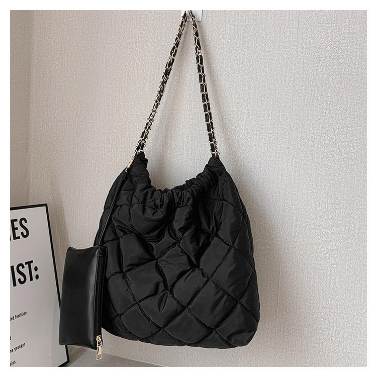 ショルダーバッグ 斜めがけ チェーン ポシェット キルティング 韓国 レディース オルチャン 斜めがけ 肩がけバック ミニバッグ お洒落 人気 白 ホワイト 2点セット ポーチ お得