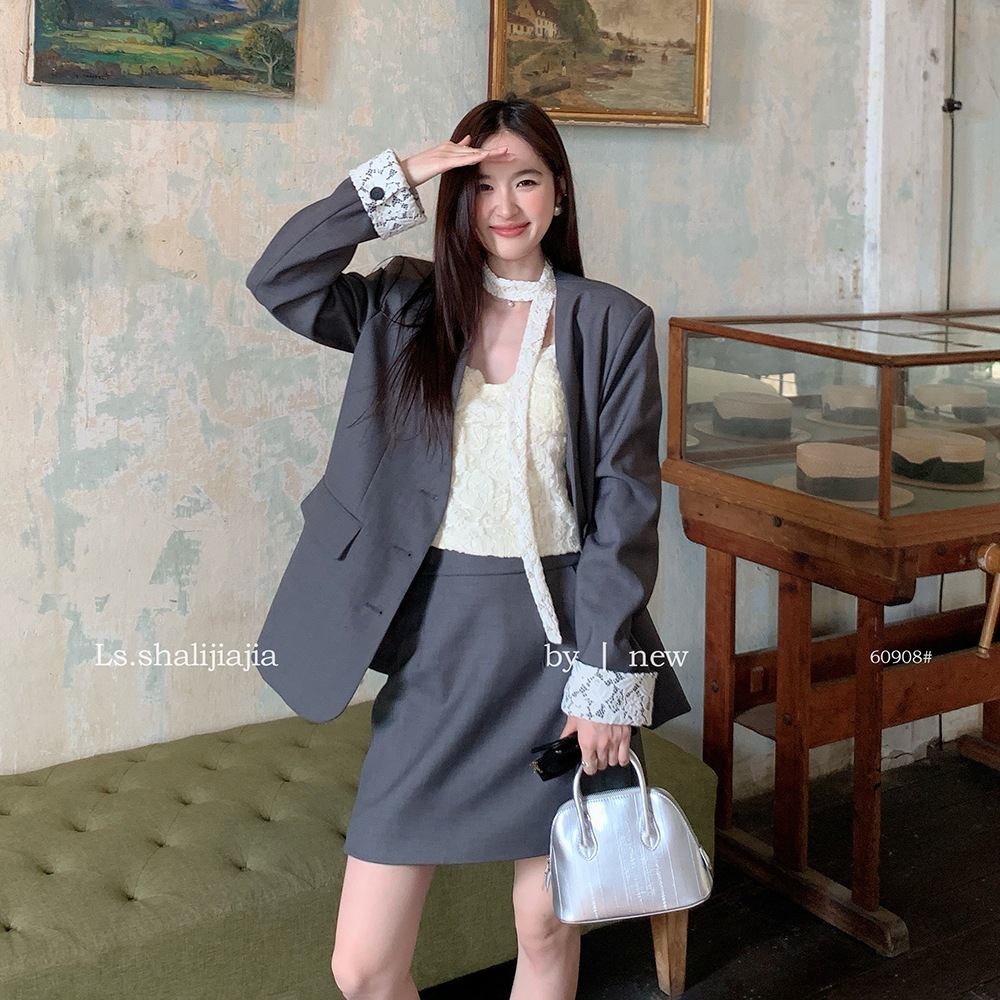Lsフランスのエクサイツのスプライスされたスプライスされたストリーマスリミングスーツジャケット +スカート2ピーススーツ60908