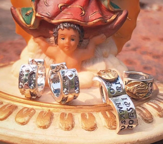 メキシコのテーマグアダルーペの聖母鉄十字925シルバーイヤリング