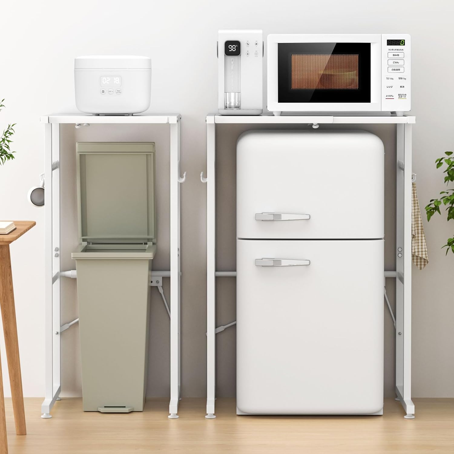 Holdm ゴミ箱上ラック レンジラック スチール 伸縮 40-60×奥行40×高さ86.5cm 耐荷重50 フック8個付 アジャスター付き レンジ台ラック 冷蔵庫上ラック (ホワイト)