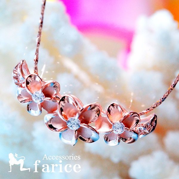 3プルメリア&リーフ(葉)デザイン クリアキュービックジルコニア装飾 ピンクゴールドカラー 花びらマット加工&縁取り光沢仕上げ ハワイアンジュエリー シルバー925 レディース ペンダント ネックレス