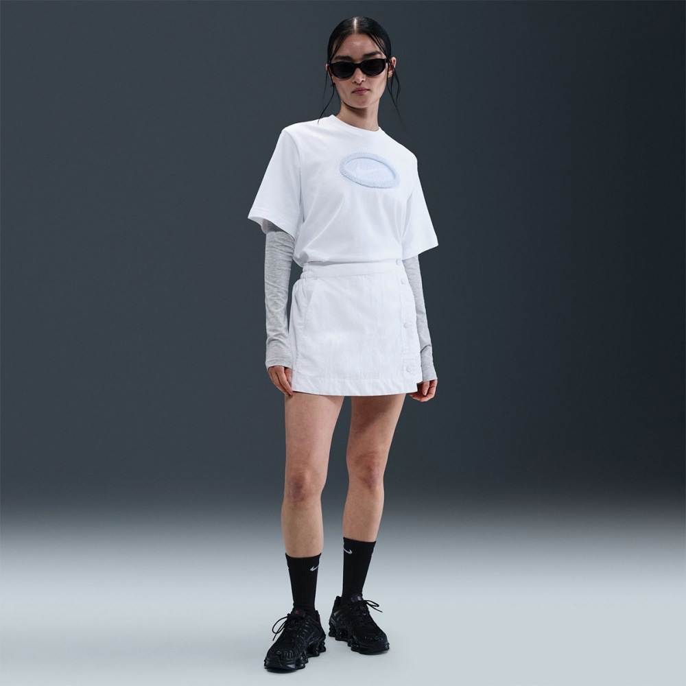 ナイキ 女性 ルーズ 半袖 グラフィック Tシャツ HJ3298-100