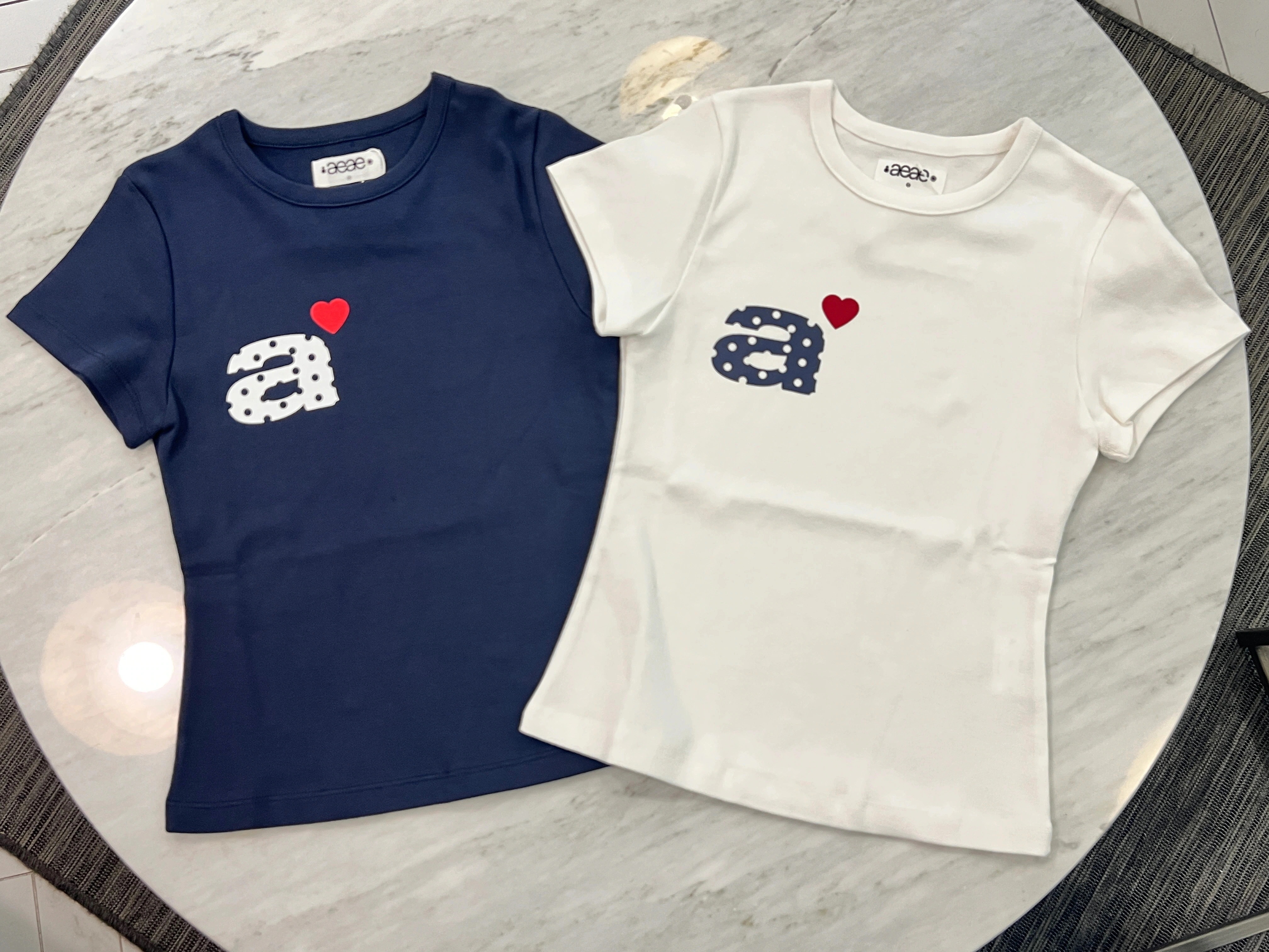 aeaeグレー ドット柄 Tシャツ SS TEE – aeae JAPAN