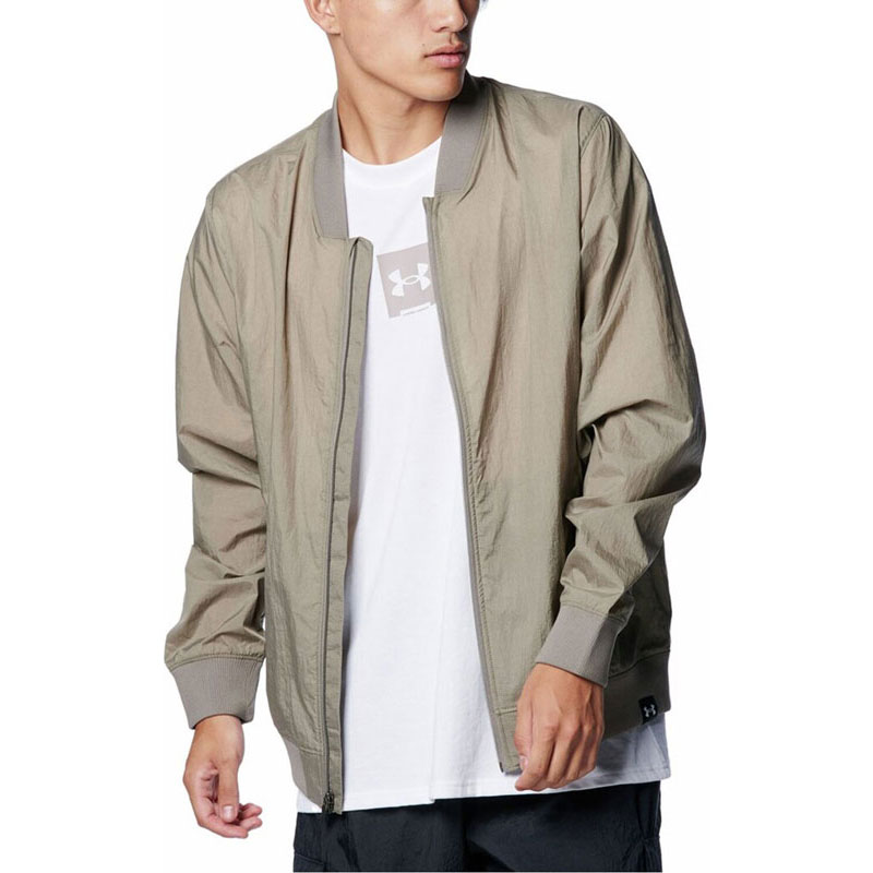 UAクリンクル ナイロン ボンバー ジャケット マルチスポーツ トレーニングシャツメンズ (1388982-200)