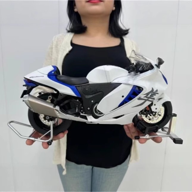 1:6 スズキハヤブサ スプレー機能可 オートバイ 合金模型 仿真置物 6 月 1 日こどもの日プレゼント 男性バイク贈り
