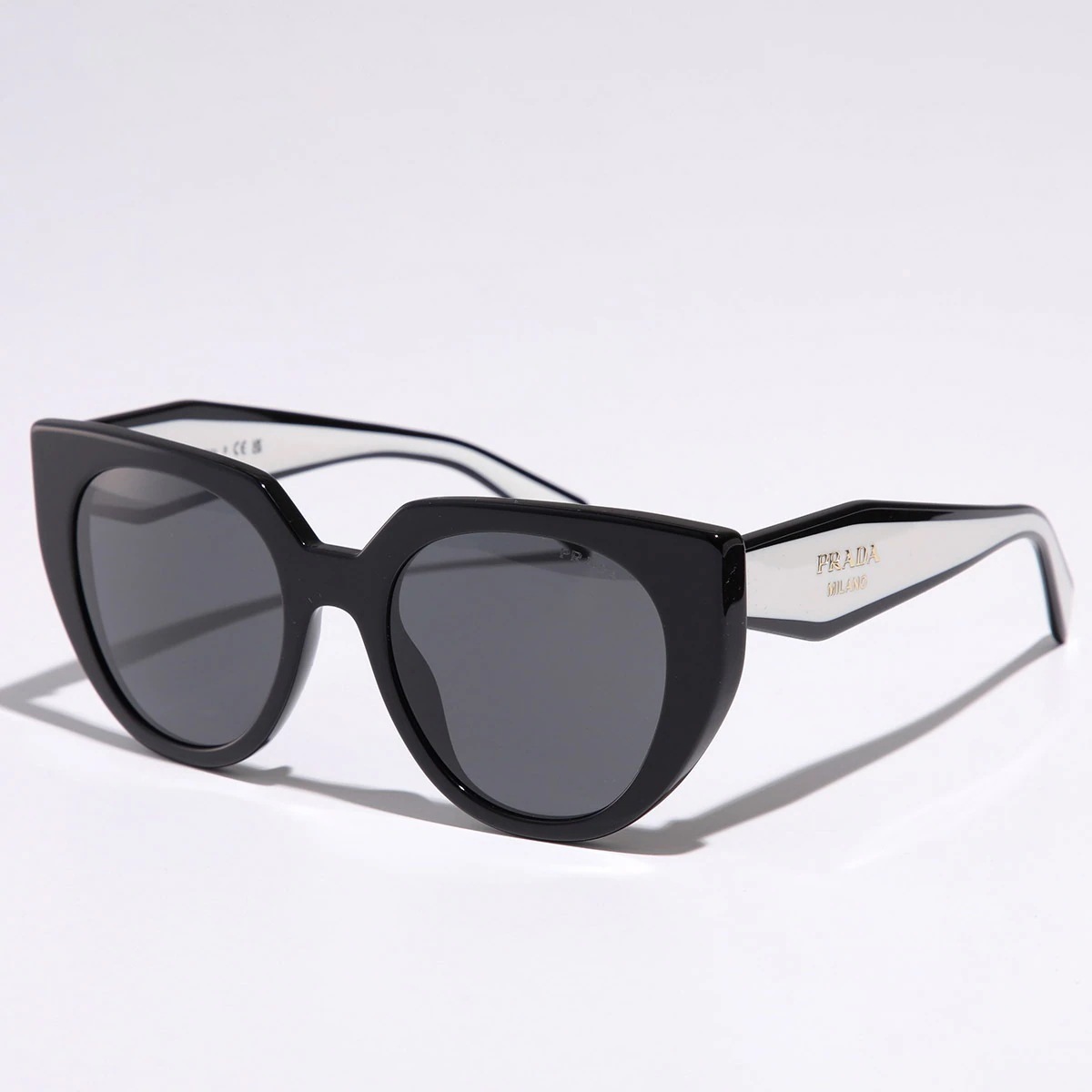 PRADA プラダ サングラス SPR 14W レディース キャットアイ型 セルフレーム フルリム ロゴ アイウェア 09Q-5S0 33,595円