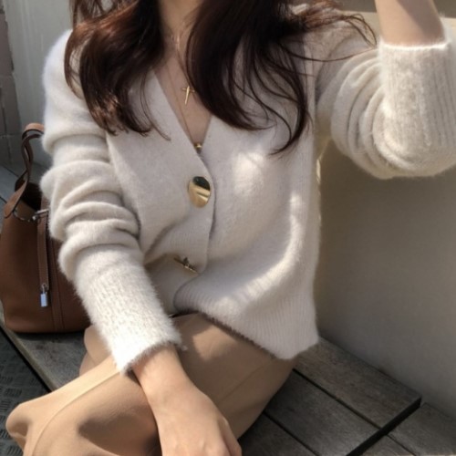 2019年秋 冬 2color ゴールド ビッグ デザインボタン シャギー カーディガン ニット レディース トップス 長袖 カジュアル かわいい フェミニン きれいめ 大人可愛い 大人ガーリー 1枚