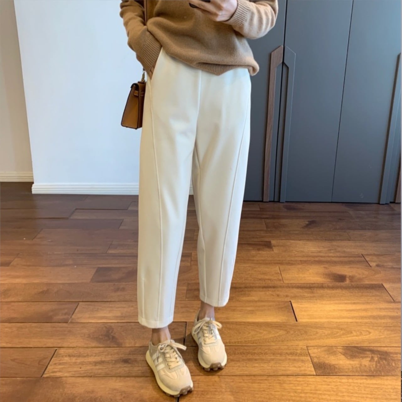 ボトムス パンツ テーパードパンツ アンクル丈 ウエストゴム 伸縮性 厚手 シンプル カジュアル 大人 上品 おしゃれ お洒落 かっこいい 大人女子 こなれ感 ラフ スポーティー 個性的 クール