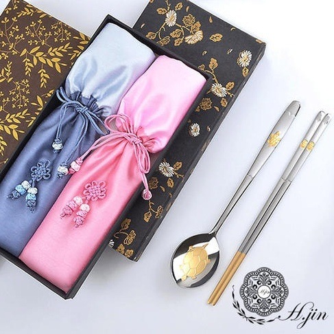 韓国タートルカップルスプーン箸セットシルクポケットゴールドメッキステンレス平和幸福長寿のギフトのホーム