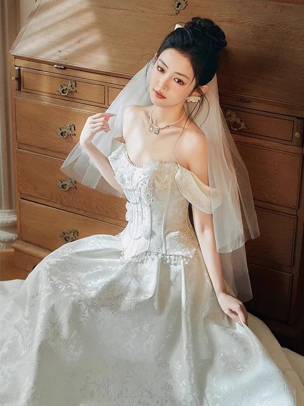 トーストドレス花嫁登録証明書ワンショルダーの婚約披露宴イブニングドレス女性用モーニングガウン