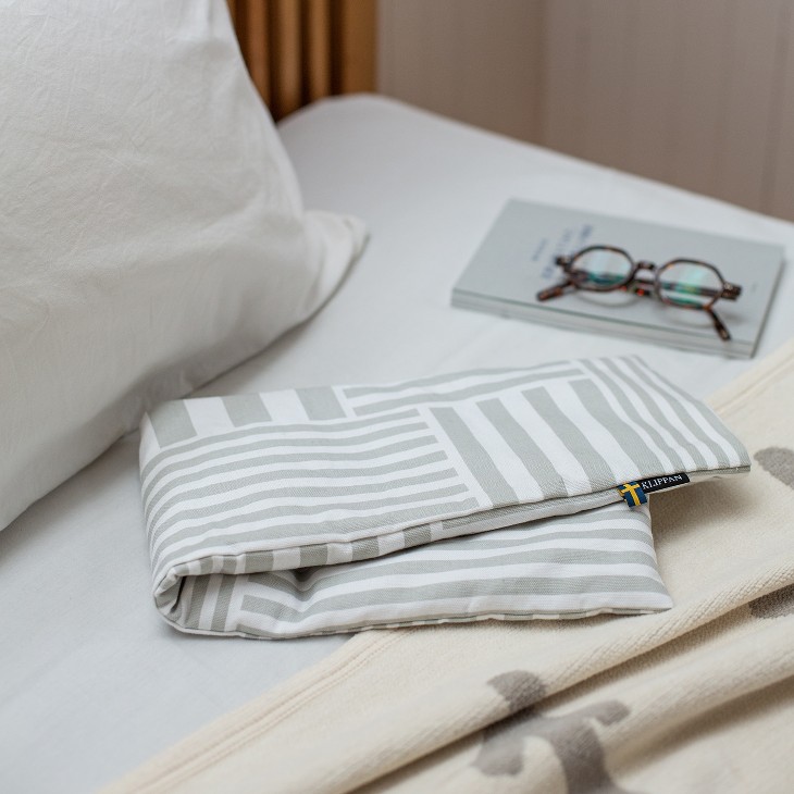 KLIPPAN (クリッパン) 麦の温冷ネックピロー ラベンダー ストライプス (グレー)