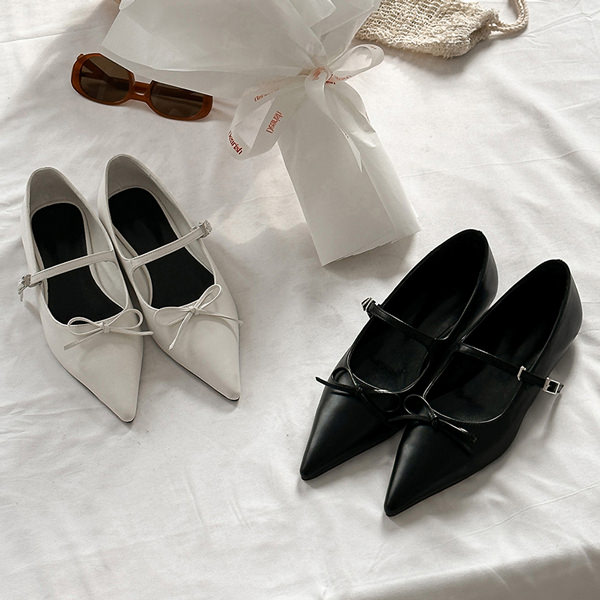 バレエシューズ パンプス ポインテッドトゥ ストラップ フラット レディース ぺたんこ 黒 白