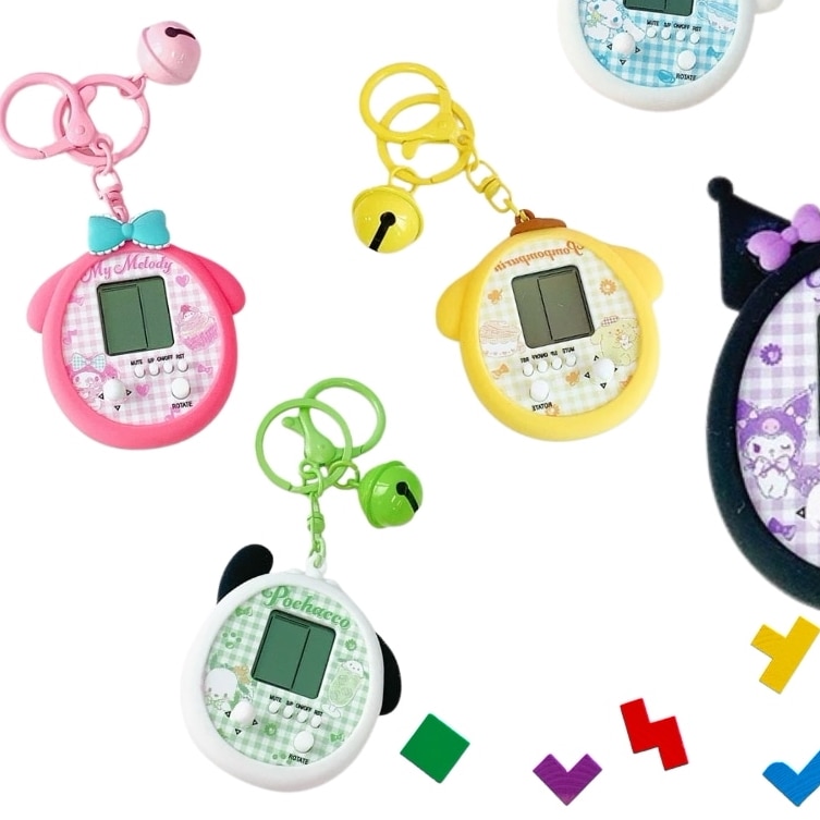 Qoo10] サンリオ 【SNS話題】たまごっち カバー キーホ : バッグ・雑貨