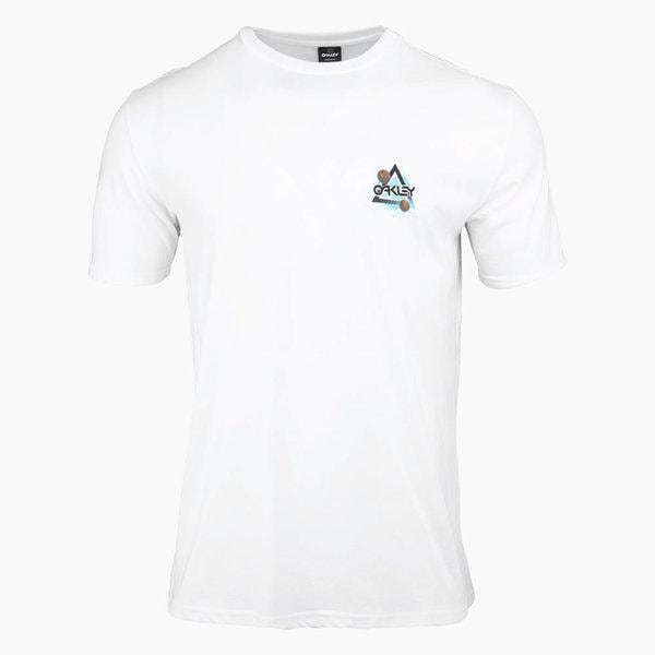 無難なホワイト半袖コットンTシャツ メンズ夏コーデ 大学生コーデ カジュアルルックコーデ メンズ夏Tシャツ カジュアル半袖 彼氏ルック