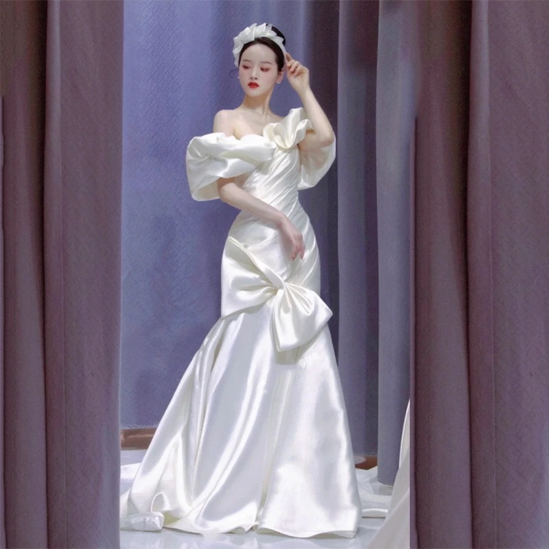 ウェディングドレス 二次会ドレス オフショルダー マーメイドドレス 白 サテン ドレス リボン 可愛い 結婚式ドレス 二次会 ロングドレス ホワイト ウェディング ドレス 海外挙式 披露宴 撮影 XS